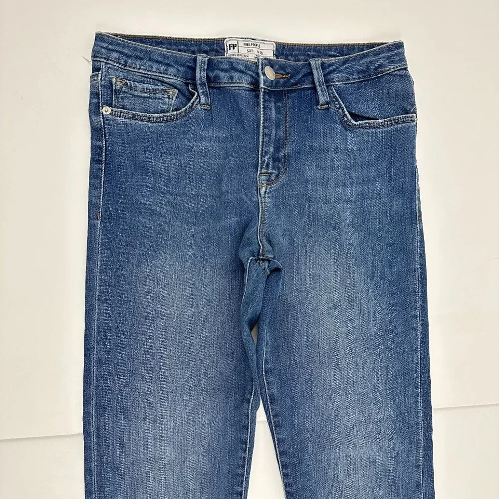 Free People Bootcut Raw Hem Women's size 28 Medium‎ Blue Denim jeans
